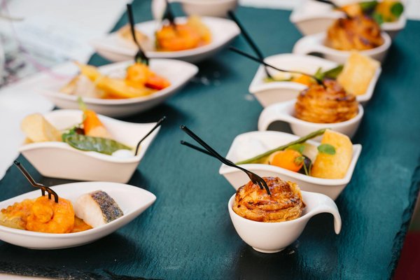 Créer un Festin de Noël Végétarien : Recettes Raffinées et Délicieuses pour Éblouir vos Invités